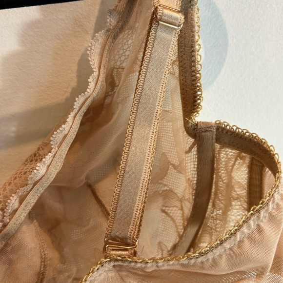 SOMA Sz 38D Bra Lace Underwire Sheer Adjustable Back and Straps - Picture 4 of 5